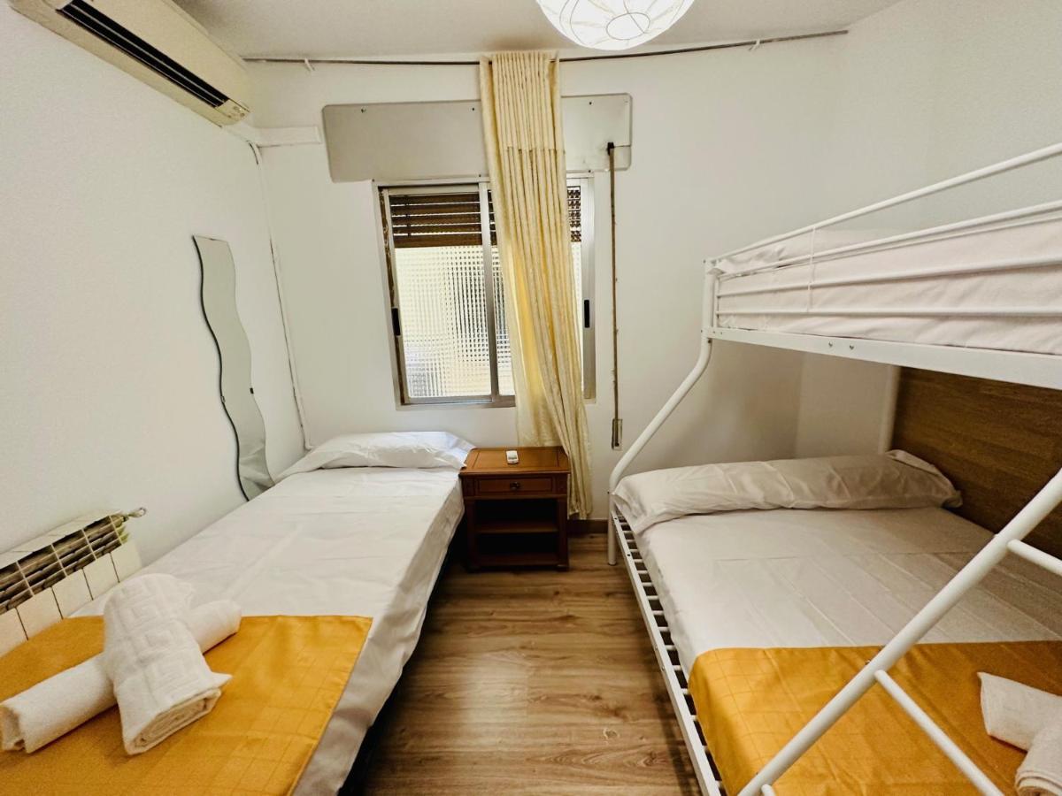 Punta Me Rooms Near The Gran Via Madrid Exteriör bild